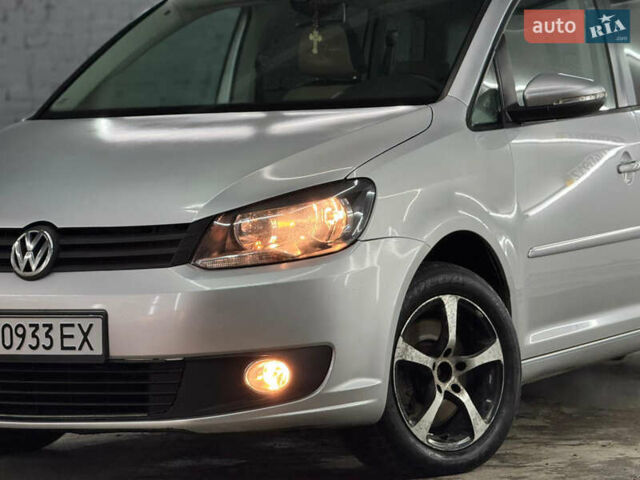 Серый Фольксваген Туран, объемом двигателя 1.4 л и пробегом 308 тыс. км за 6150 $, фото 2 на Automoto.ua