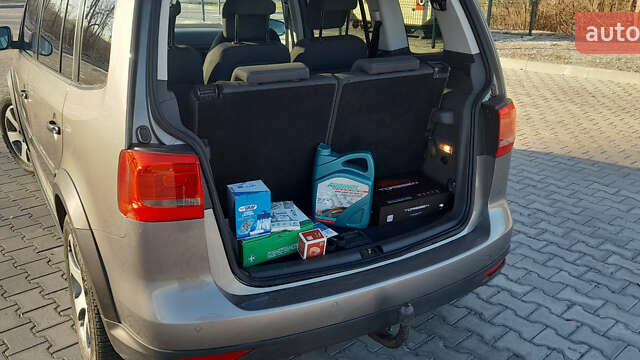 Сірий Фольксваген Туран, об'ємом двигуна 1.6 л та пробігом 238 тис. км за 11900 $, фото 25 на Automoto.ua