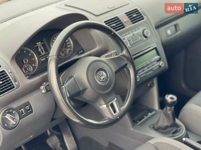 Серый Фольксваген Туран, объемом двигателя 1.39 л и пробегом 239 тыс. км за 7999 $, фото 21 на Automoto.ua