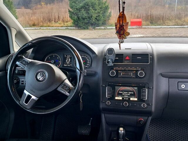 Серый Фольксваген Туран, объемом двигателя 1.6 л и пробегом 268 тыс. км за 10200 $, фото 3 на Automoto.ua