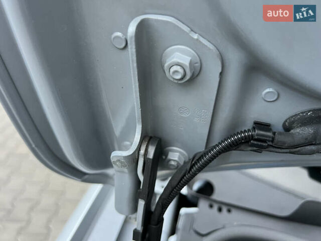 Серый Фольксваген Туран, объемом двигателя 1.4 л и пробегом 223 тыс. км за 7850 $, фото 105 на Automoto.ua