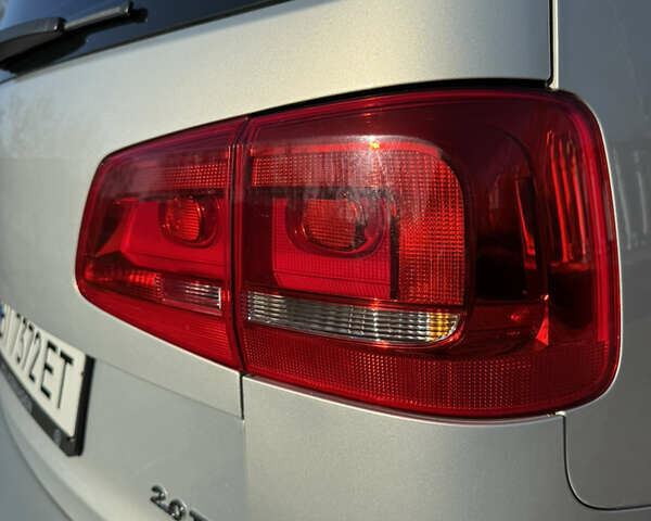 Сірий Фольксваген Туран, об'ємом двигуна 2 л та пробігом 346 тис. км за 12800 $, фото 20 на Automoto.ua