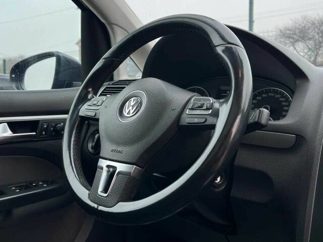 Серый Фольксваген Туран, объемом двигателя 1.6 л и пробегом 244 тыс. км за 9999 $, фото 17 на Automoto.ua