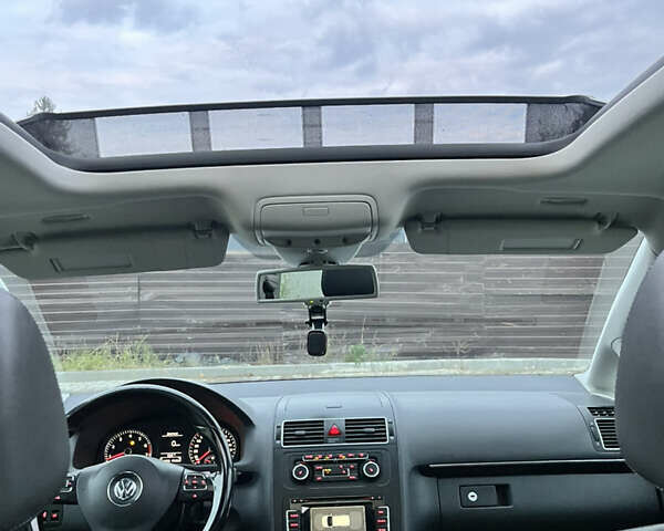 Сірий Фольксваген Туран, об'ємом двигуна 1.4 л та пробігом 199 тис. км за 9900 $, фото 33 на Automoto.ua