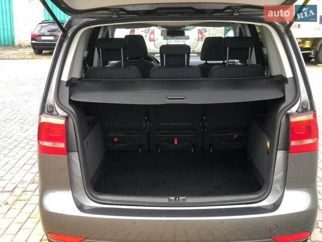 Серый Фольксваген Туран, объемом двигателя 1.4 л и пробегом 220 тыс. км за 10500 $, фото 10 на Automoto.ua