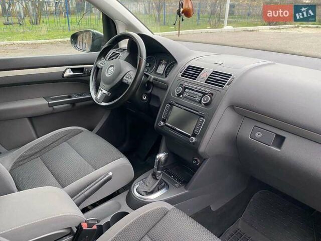 Серый Фольксваген Туран, объемом двигателя 1.39 л и пробегом 174 тыс. км за 10200 $, фото 32 на Automoto.ua