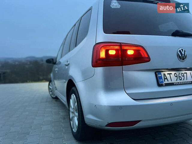 Серый Фольксваген Туран, объемом двигателя 1.6 л и пробегом 290 тыс. км за 9200 $, фото 6 на Automoto.ua