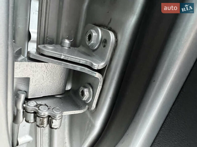 Серый Фольксваген Туран, объемом двигателя 1.4 л и пробегом 223 тыс. км за 7850 $, фото 69 на Automoto.ua