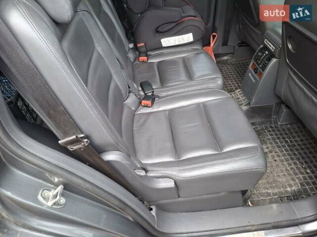 Серый Фольксваген Туран, объемом двигателя 2 л и пробегом 220 тыс. км за 11800 $, фото 8 на Automoto.ua