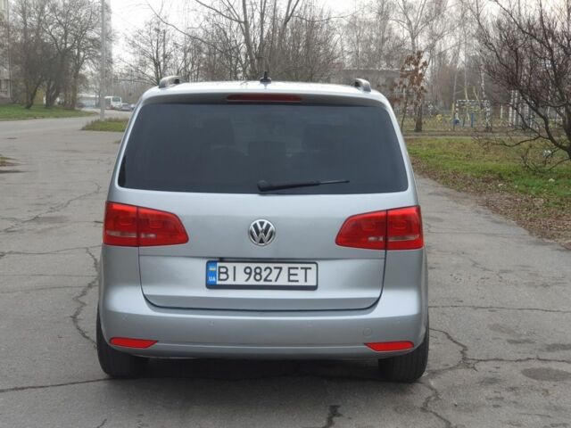 Серый Фольксваген Туран, объемом двигателя 2 л и пробегом 300 тыс. км за 10999 $, фото 5 на Automoto.ua