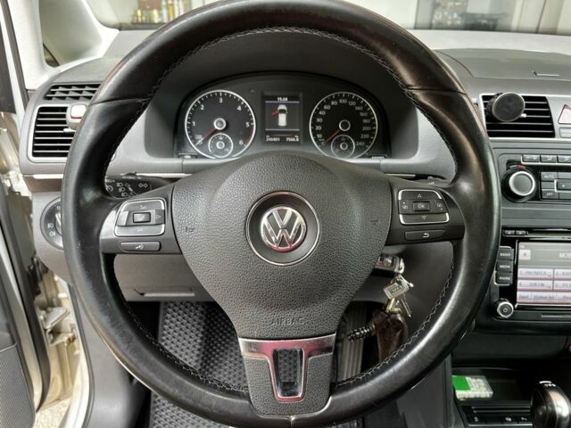 Серый Фольксваген Туран, объемом двигателя 1.6 л и пробегом 246 тыс. км за 9500 $, фото 10 на Automoto.ua