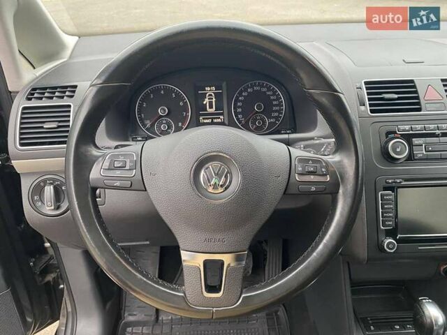 Серый Фольксваген Туран, объемом двигателя 1.39 л и пробегом 174 тыс. км за 10200 $, фото 37 на Automoto.ua