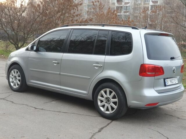 Серый Фольксваген Туран, объемом двигателя 2 л и пробегом 300 тыс. км за 10999 $, фото 6 на Automoto.ua