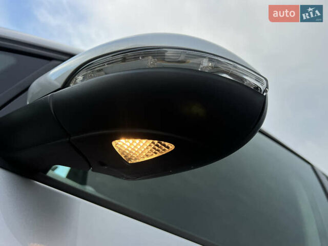 Серый Фольксваген Туран, объемом двигателя 1.4 л и пробегом 223 тыс. км за 7850 $, фото 35 на Automoto.ua