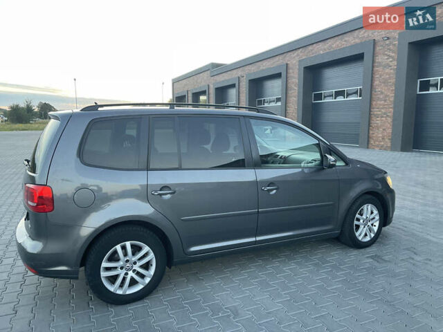 Серый Фольксваген Туран, объемом двигателя 1.6 л и пробегом 331 тыс. км за 8700 $, фото 11 на Automoto.ua