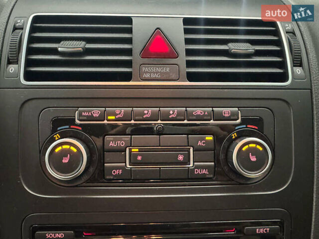 Серый Фольксваген Туран, объемом двигателя 1.4 л и пробегом 308 тыс. км за 6150 $, фото 22 на Automoto.ua