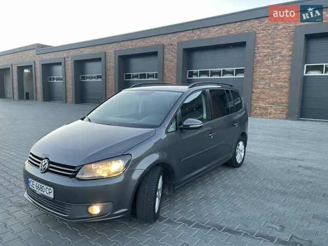 Серый Фольксваген Туран, объемом двигателя 1.6 л и пробегом 331 тыс. км за 8700 $, фото 4 на Automoto.ua