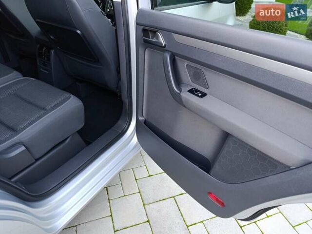 Серый Фольксваген Туран, объемом двигателя 1.6 л и пробегом 215 тыс. км за 10900 $, фото 19 на Automoto.ua