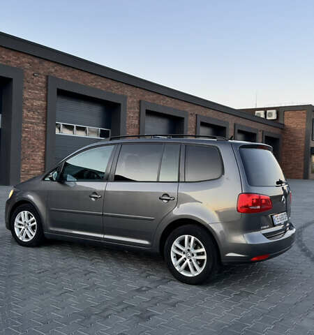 Серый Фольксваген Туран, объемом двигателя 1.6 л и пробегом 331 тыс. км за 8700 $, фото 15 на Automoto.ua