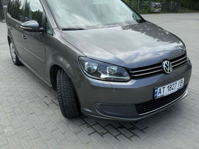 Серый Фольксваген Туран, объемом двигателя 1.6 л и пробегом 284 тыс. км за 10250 $, фото 1 на Automoto.ua