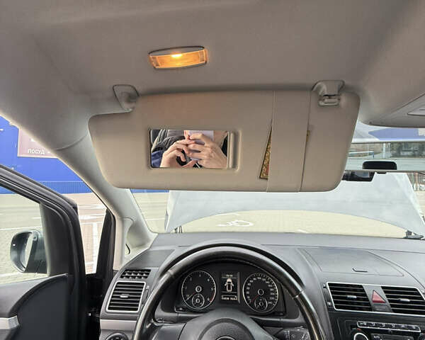 Серый Фольксваген Туран, объемом двигателя 1.6 л и пробегом 354 тыс. км за 8900 $, фото 28 на Automoto.ua