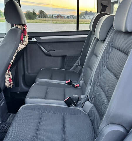 Серый Фольксваген Туран, объемом двигателя 1.6 л и пробегом 331 тыс. км за 8700 $, фото 25 на Automoto.ua