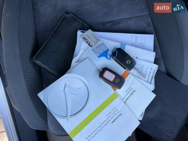 Серый Фольксваген Туран, объемом двигателя 2 л и пробегом 252 тыс. км за 11750 $, фото 56 на Automoto.ua