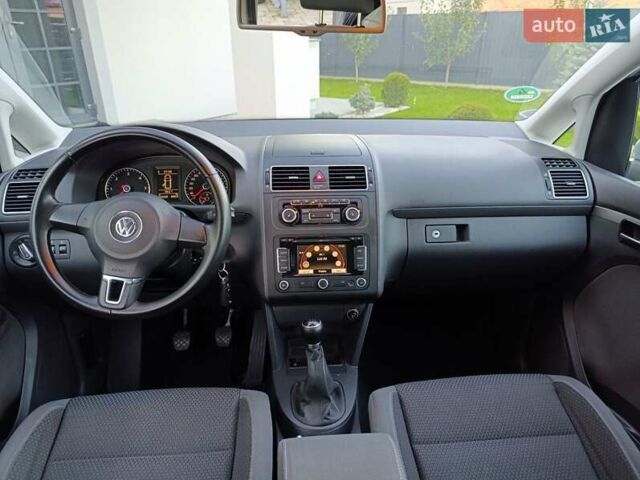 Серый Фольксваген Туран, объемом двигателя 1.6 л и пробегом 215 тыс. км за 10900 $, фото 24 на Automoto.ua