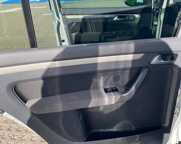 Серый Фольксваген Туран, объемом двигателя 1.6 л и пробегом 250 тыс. км за 10750 $, фото 21 на Automoto.ua