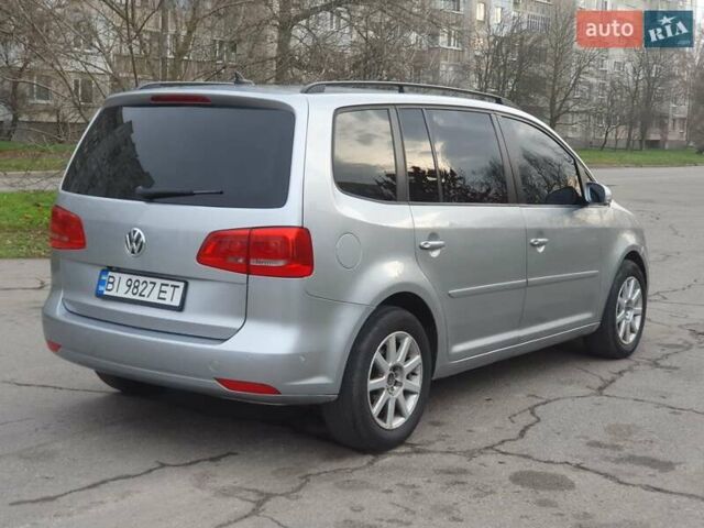 Серый Фольксваген Туран, объемом двигателя 1.97 л и пробегом 300 тыс. км за 10999 $, фото 4 на Automoto.ua