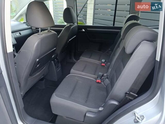 Серый Фольксваген Туран, объемом двигателя 1.6 л и пробегом 215 тыс. км за 10900 $, фото 28 на Automoto.ua