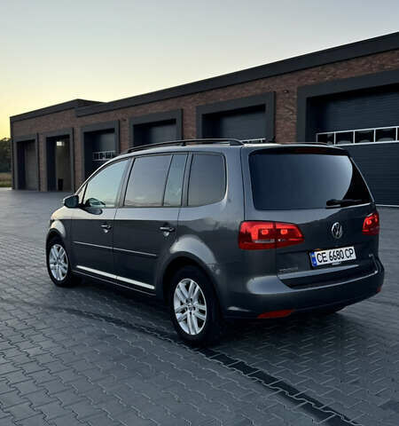 Серый Фольксваген Туран, объемом двигателя 1.6 л и пробегом 331 тыс. км за 8700 $, фото 9 на Automoto.ua