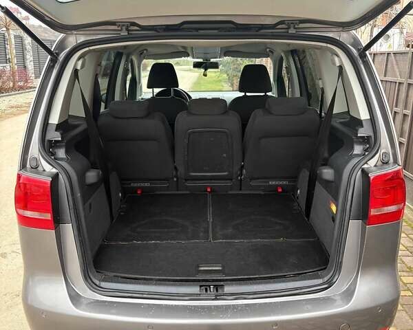 Сірий Фольксваген Туран, об'ємом двигуна 1.6 л та пробігом 245 тис. км за 9500 $, фото 28 на Automoto.ua