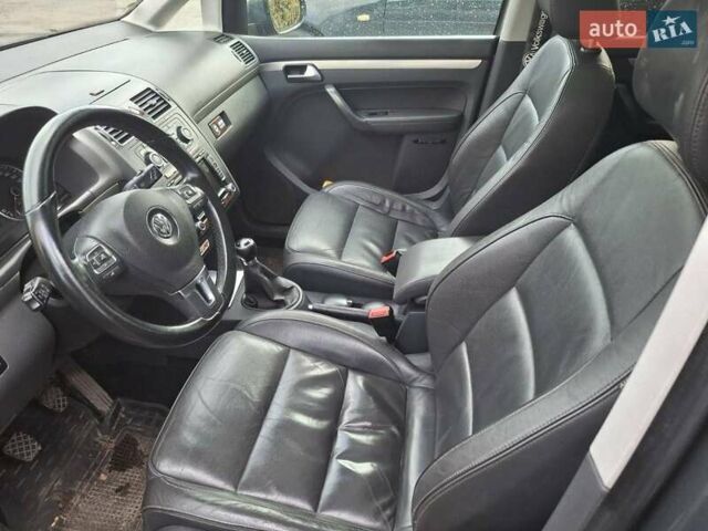 Серый Фольксваген Туран, объемом двигателя 2 л и пробегом 220 тыс. км за 11800 $, фото 10 на Automoto.ua