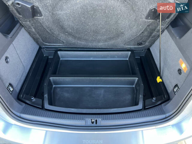 Серый Фольксваген Туран, объемом двигателя 2 л и пробегом 252 тыс. км за 11750 $, фото 22 на Automoto.ua
