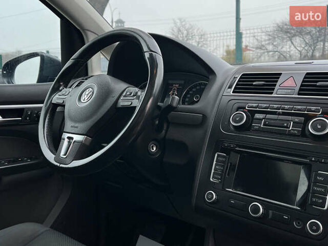 Серый Фольксваген Туран, объемом двигателя 1.6 л и пробегом 244 тыс. км за 9999 $, фото 18 на Automoto.ua