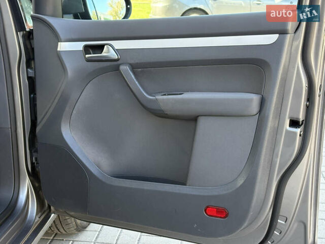 Серый Фольксваген Туран, объемом двигателя 1.39 л и пробегом 183 тыс. км за 8999 $, фото 48 на Automoto.ua