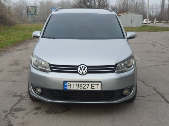 Серый Фольксваген Туран, объемом двигателя 2 л и пробегом 300 тыс. км за 10999 $, фото 1 на Automoto.ua