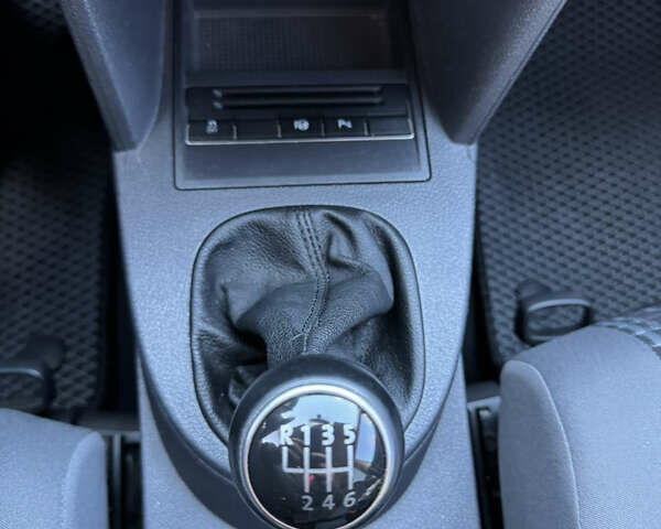 Сірий Фольксваген Туран, об'ємом двигуна 2 л та пробігом 346 тис. км за 12800 $, фото 27 на Automoto.ua