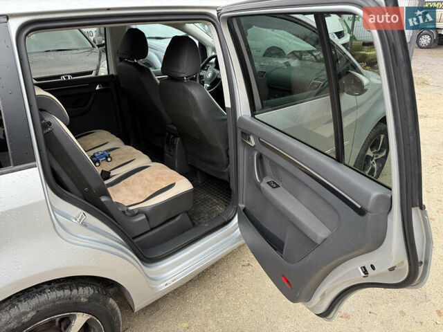 Серый Фольксваген Туран, объемом двигателя 1.4 л и пробегом 300 тыс. км за 7000 $, фото 14 на Automoto.ua