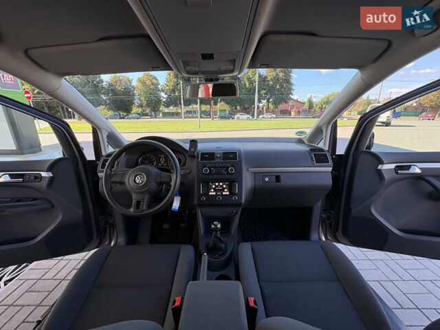 Серый Фольксваген Туран, объемом двигателя 1.39 л и пробегом 183 тыс. км за 8999 $, фото 38 на Automoto.ua