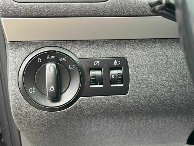 Серый Фольксваген Туран, объемом двигателя 1.6 л и пробегом 244 тыс. км за 9999 $, фото 12 на Automoto.ua