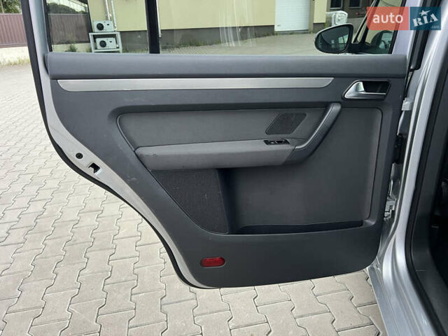 Сірий Фольксваген Туран, об'ємом двигуна 1.4 л та пробігом 223 тис. км за 7750 $, фото 76 на Automoto.ua