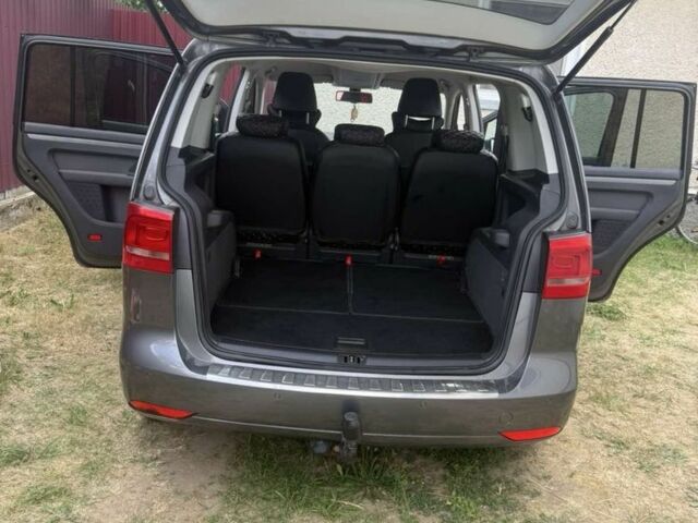 Серый Фольксваген Туран, объемом двигателя 1.6 л и пробегом 284 тыс. км за 10250 $, фото 7 на Automoto.ua