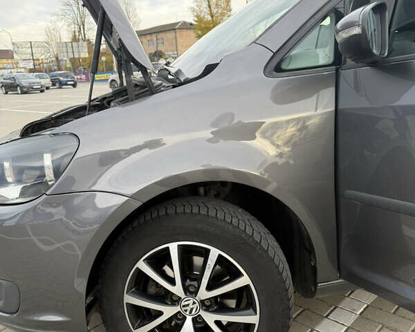 Серый Фольксваген Туран, объемом двигателя 1.6 л и пробегом 354 тыс. км за 8900 $, фото 30 на Automoto.ua