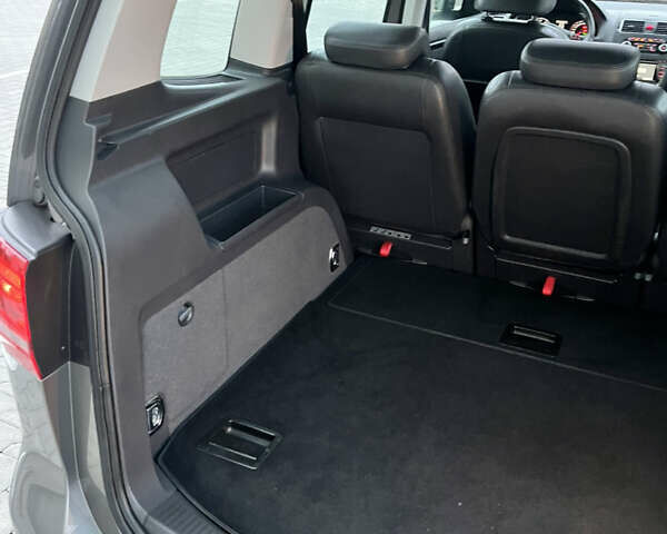 Сірий Фольксваген Туран, об'ємом двигуна 1.4 л та пробігом 199 тис. км за 9900 $, фото 47 на Automoto.ua