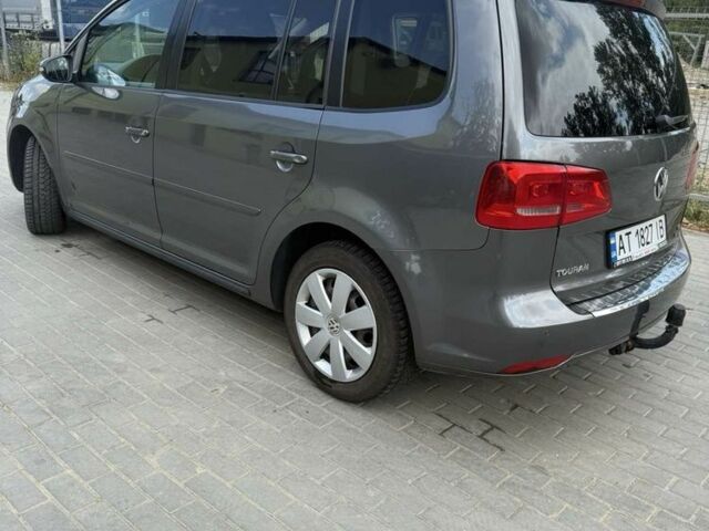 Серый Фольксваген Туран, объемом двигателя 1.6 л и пробегом 284 тыс. км за 10250 $, фото 3 на Automoto.ua