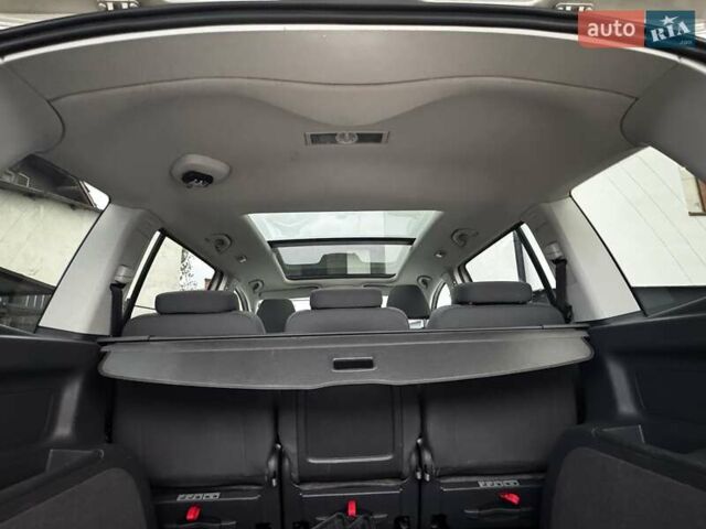 Серый Фольксваген Туран, объемом двигателя 1.6 л и пробегом 287 тыс. км за 9500 $, фото 10 на Automoto.ua