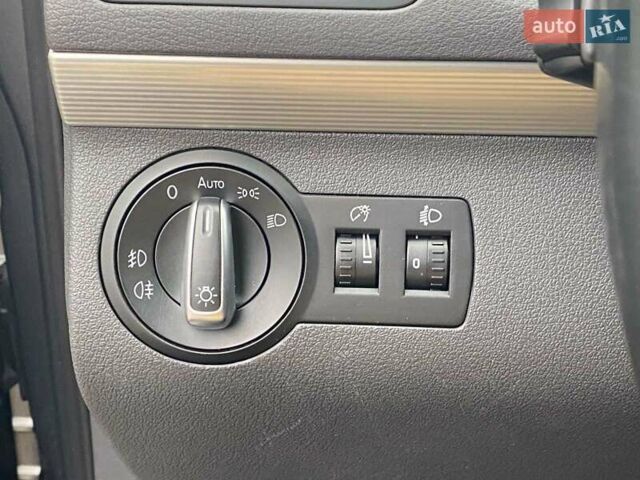 Серый Фольксваген Туран, объемом двигателя 1.39 л и пробегом 174 тыс. км за 10200 $, фото 36 на Automoto.ua