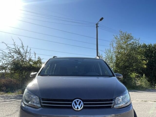 Серый Фольксваген Туран, объемом двигателя 1.6 л и пробегом 301 тыс. км за 9000 $, фото 5 на Automoto.ua